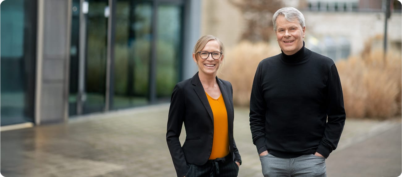 Teamfoto von Dr. Carolina Pasamonik und Michael Schickerling