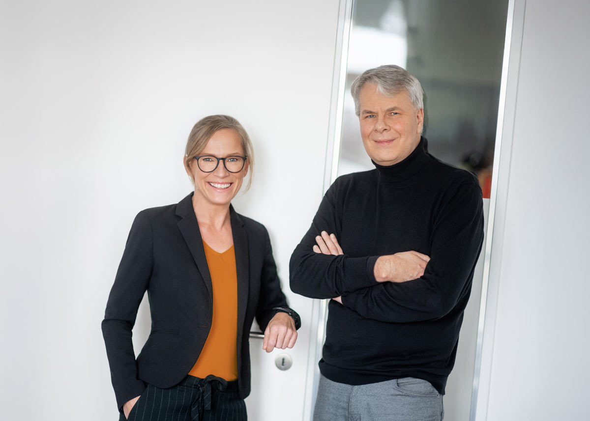 Teamfoto von Dr. Carolina Pasamonik und Michael Schickerling